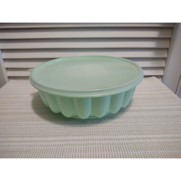 Vintage TUPPERWARE 3 Piece Jello Mold Ice Ring Mint Green 1201-2 - Picture 1 of 5